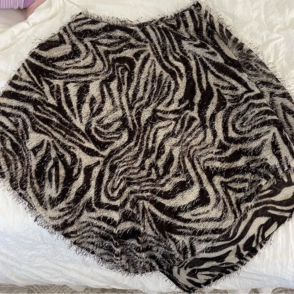 Coco + Carmen Zebra Poncho - Picture 3 of 6